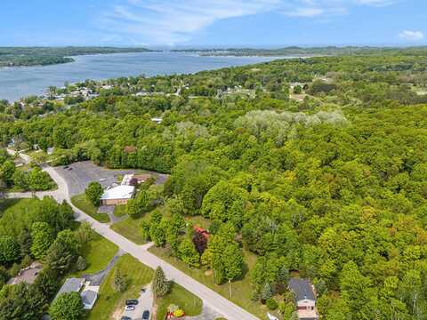 8424 3rd Street, Onekama, MI 49675