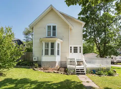 123 Johnson Street SE, Caledonia, MI 49316