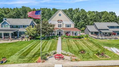 12571 Westwood Lane, Wayland, MI 49348