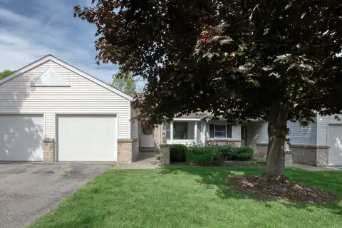 81 Skyline Circle NW, Grand Rapids, MI 49504