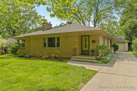 149 Woodside Drive NE, Grand Rapids, MI 49503