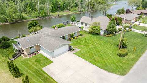 2310 Riverbend Drive, Benton Harbor, MI 49022