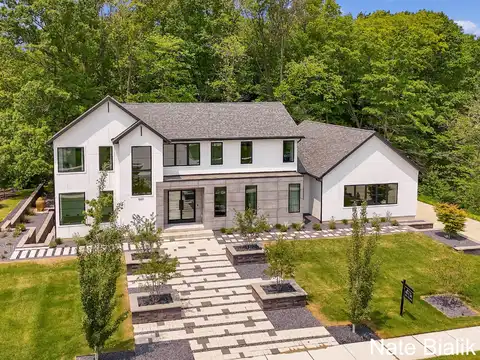 5587 Stonebridge Drive, Grandville, MI 49418