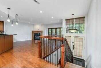 934 W Huron Street, Ann Arbor, MI 48103