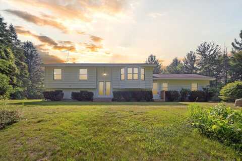 15730 Cedar Springs Avenue NE, Cedar Springs, MI 49319