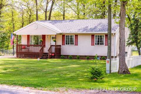 8453 Cochise Drive, Howard City, MI 49329