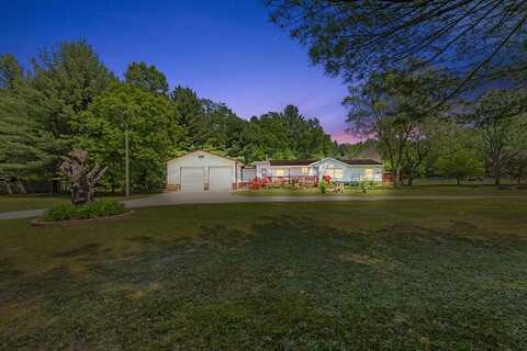 3858 S Chestnut Avenue, Newaygo, MI 49337