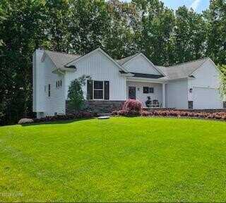 4087 Ronalds Road, Dorr, MI 49323