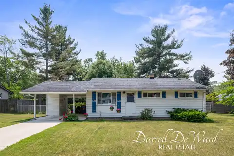 968 Kendalwood Street NE, Grand Rapids, MI 49505