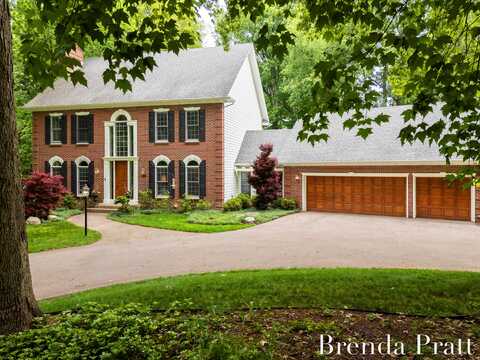 5691 Forest Glen SE, Ada, MI 49301