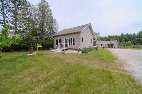 3750 River Road, Manistee, MI 49660