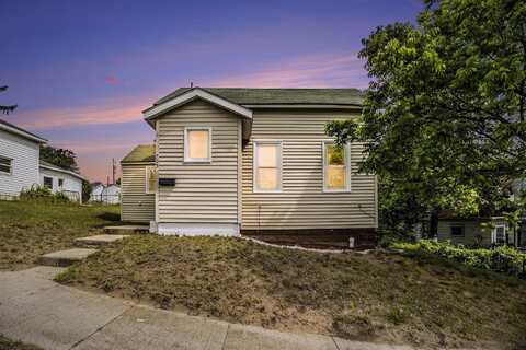 705 E Dowland Street, Ludington, MI 49431