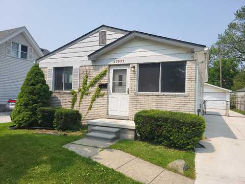 27837 Kaufman Street, Roseville, MI 48066