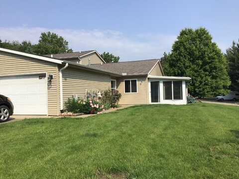 1077 Wedgewood Drive, Plainwell, MI 49080