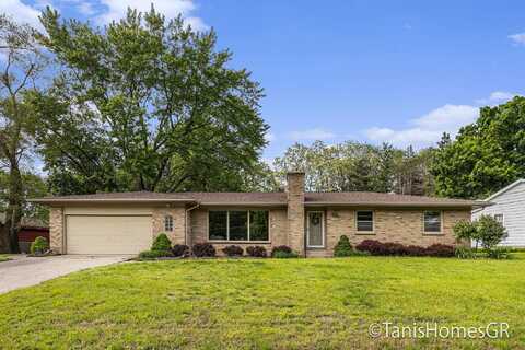 2745 Leelanau Drive NE, Grand Rapids, MI 49525