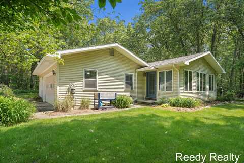 13155 Beckwith Drive NE, Lowell, MI 49331