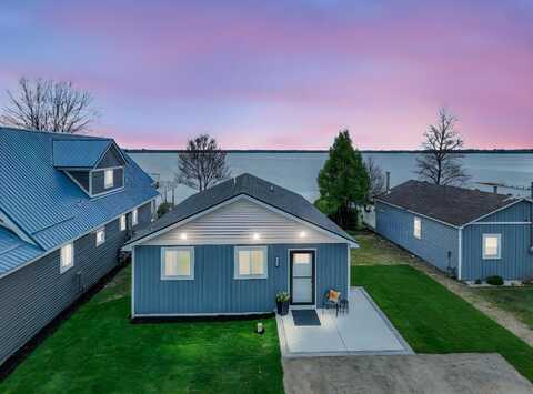 3551 W Lake Mitchell Drive, Cadillac, MI 49601