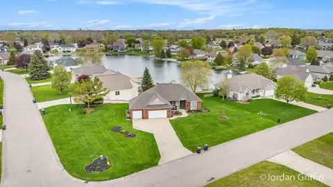 938 Mid Bluff Drive, Zeeland, MI 49464