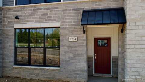 2704 S Spurway Drive, Ann Arbor, MI 48105