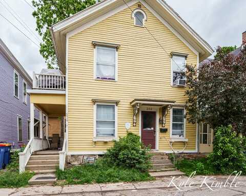 232 Oakley Place NE, Grand Rapids, MI 49503