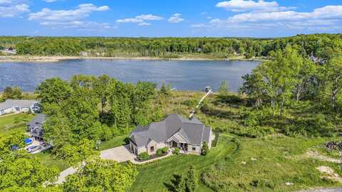 9482 Wabasis Pointe Drive NE, Greenville, MI 48838