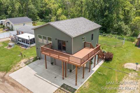 1034 Thompson Street SW, Stanton, MI 48888