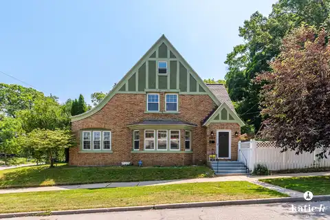 1002 Benjamin Avenue SE, Grand Rapids, MI 49506