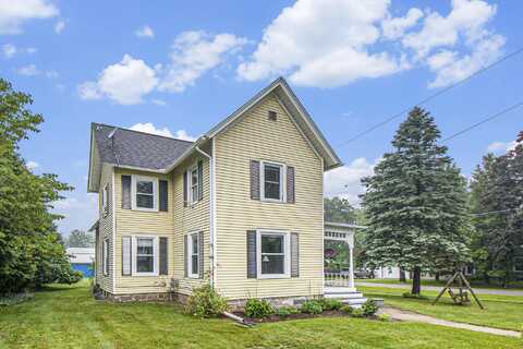402 S Wood Street, Stockbridge, MI 49285
