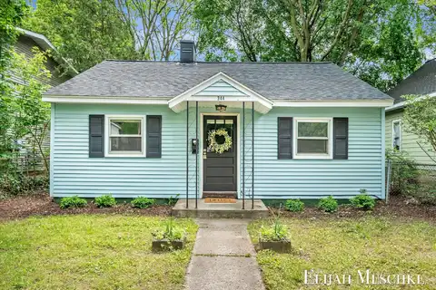 344 Coldbrook Street NE, Grand Rapids, MI 49503