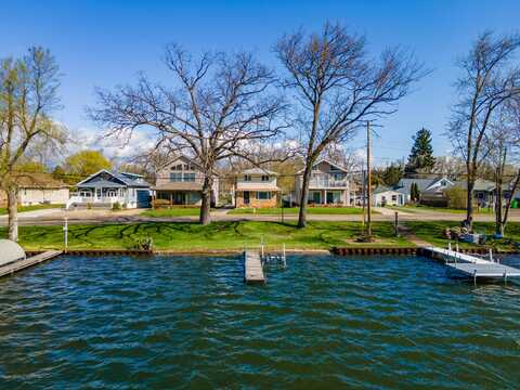 114 W Grove Avenue, Michigan Center, MI 49254
