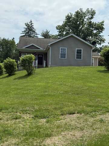12 Picardy Place, Hillsdale, MI 49242