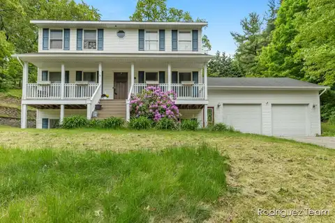 4160 Knapp Valley Drive NE, Grand Rapids, MI 49525