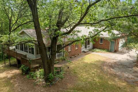 2700 Van Dam Drive NE, Belmont, MI 49306