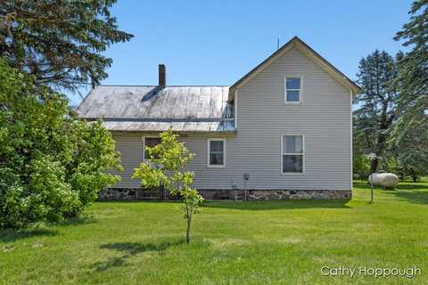 3119 S Hillman Road, Sidney, MI 48885