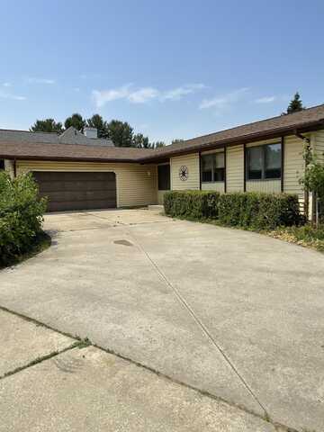 617 Apache Drive, Fremont, MI 49412