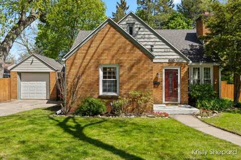 510 W Grove Street, Greenville, MI 48838