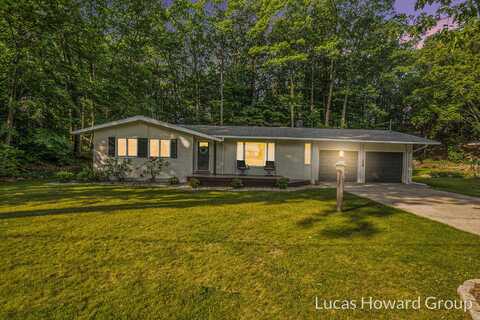 17863 Hiawatha Drive, Spring Lake, MI 49456