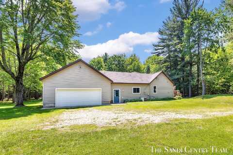 7120 Quarterline Road, Spring Lake, MI 49456