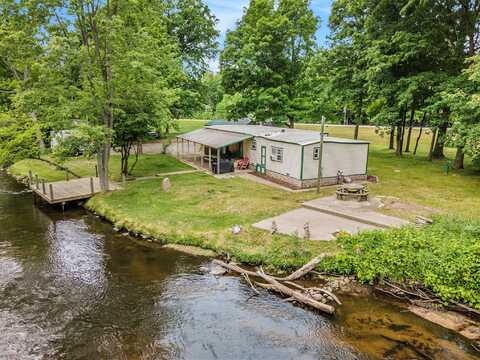 8933 E M 20, Hesperia, MI 49421