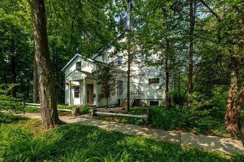 818 S 7th Street, Ann Arbor, MI 48103