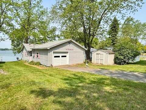 106 Lukesport Drive, Quincy, MI 49082