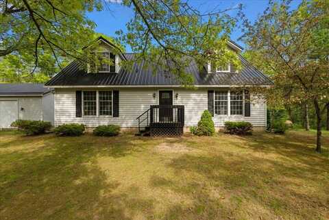 1710 215th Avenue, Morley, MI 49336