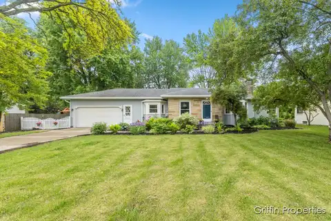 3020 Cascade Road SE, Grand Rapids, MI 49506