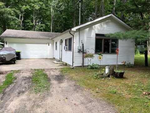 2599 Pleasant Lake Shore Drive, Cadillac, MI 49601