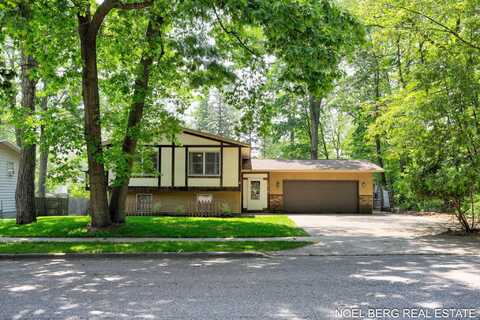 1710 Dykhouse Avenue, Grand Haven, MI 49417