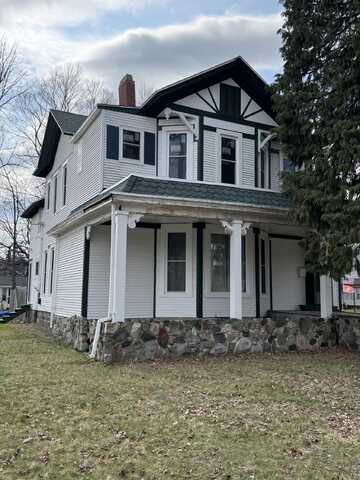205 Main Street, Dowagiac, MI 49047