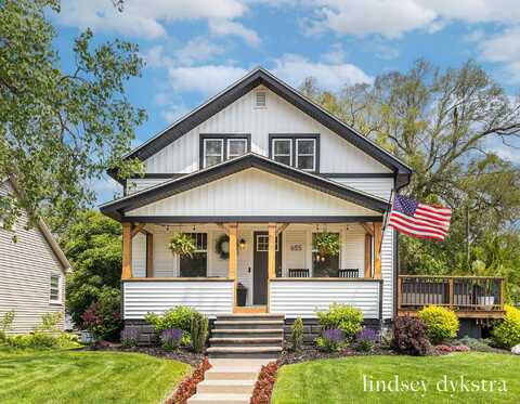 655 E Lincoln Avenue, Zeeland, MI 49464