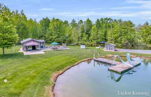 3111 N 128th Avenue, Hart, MI 49420