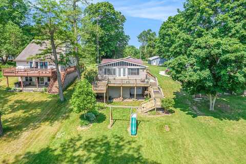 2759 Hemlock Road, Quincy, MI 49082