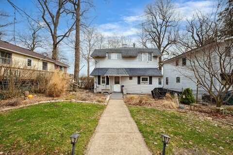 5505 Lakewood Drive, Coloma, MI 49038
